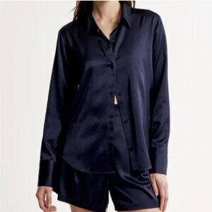 Abercrombie and Fitch Women's Long-Sleeve Satin Button-Up Shirt Size Small